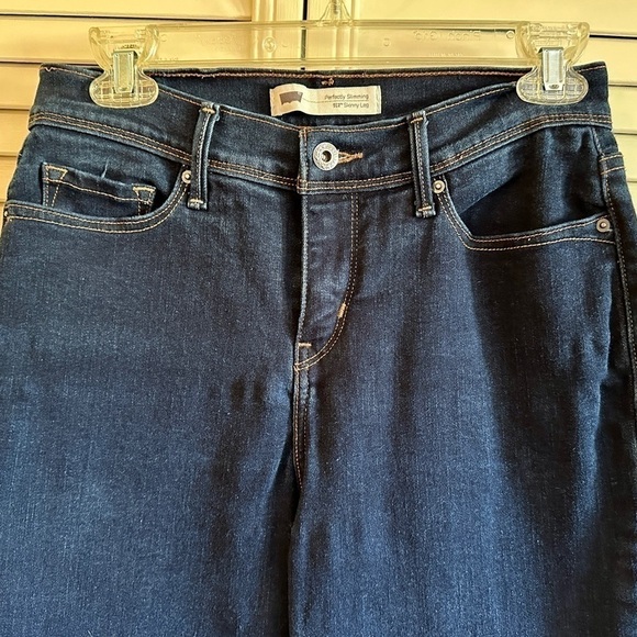 LEVI’S, NWOT,WOMENS, PERFECTLY SLIMMING, 512 SKINNY LEG, DARK WASH JEANS.SIZE 6M - Picture 4 of 9